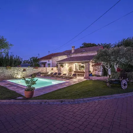 Sisman Villa *